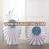 Wedding beautiful vase white ceramic vase with blue flowers for hotsale