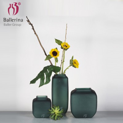 BALLERINA Colored Flower Glass Vase Decorative Centerpiece Home or Wedding Large Glass Vase